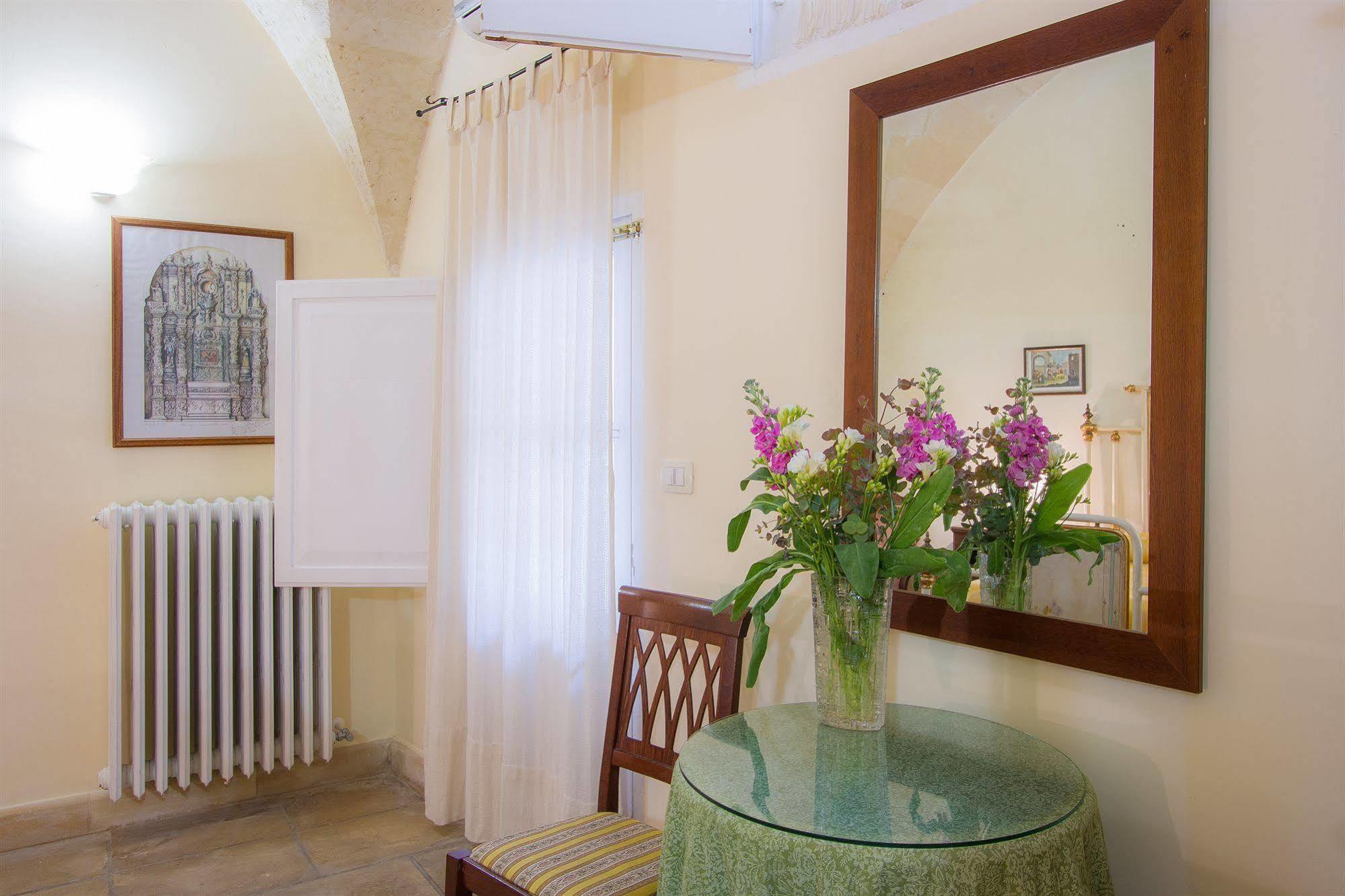 B&B Casa Li Santi Lecce Exterior photo