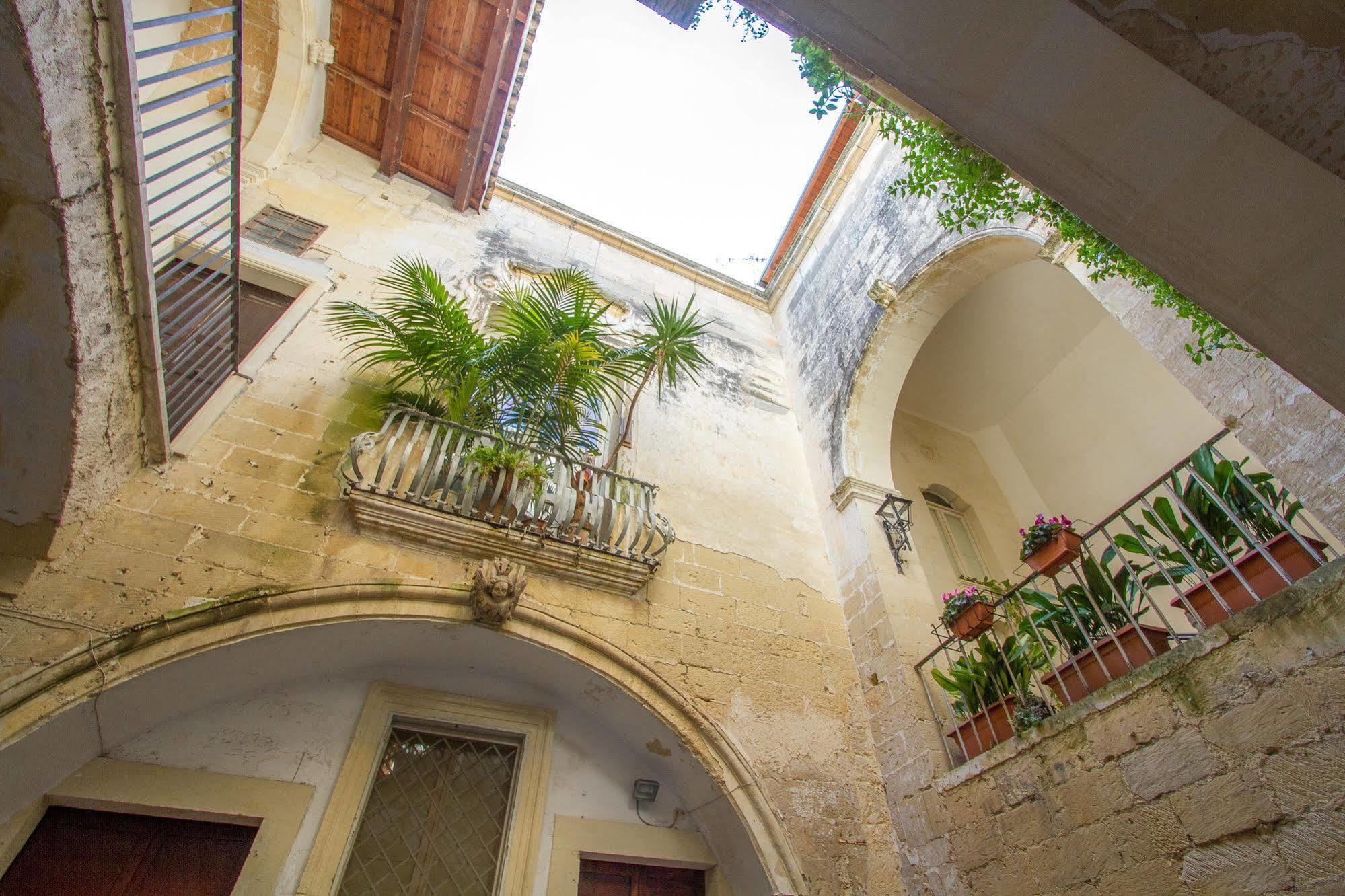 B&B Casa Li Santi Lecce Exterior photo